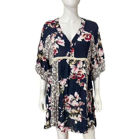 Umgee Boho Blue Floral Dress
New - Picture 3 of 7